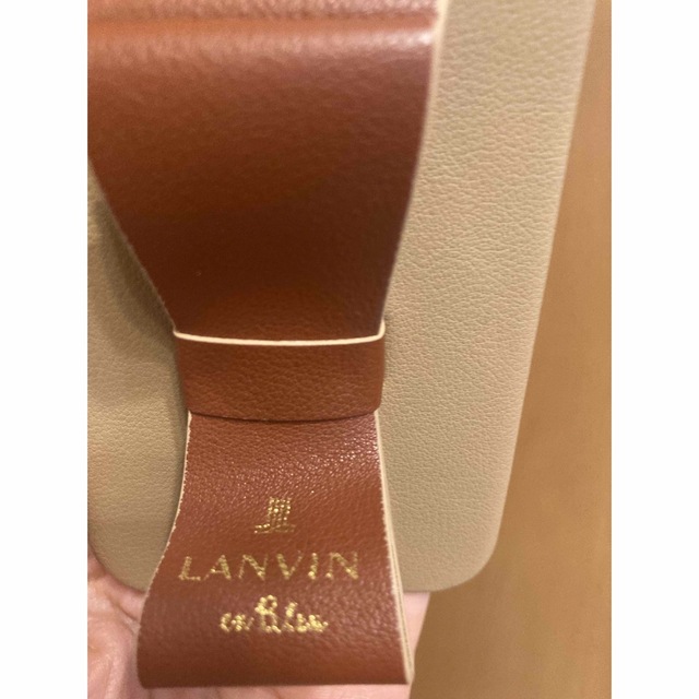 LANVIN en Bleu(ランバンオンブルー)のランバンオンブルー iPhone 13 mini ケース リボン スマホ/家電/カメラのスマホアクセサリー(iPhoneケース)の商品写真