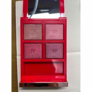 トムフォードビューティ(TOM FORD BEAUTY)のエレクトリックチェリー(アイシャドウ)