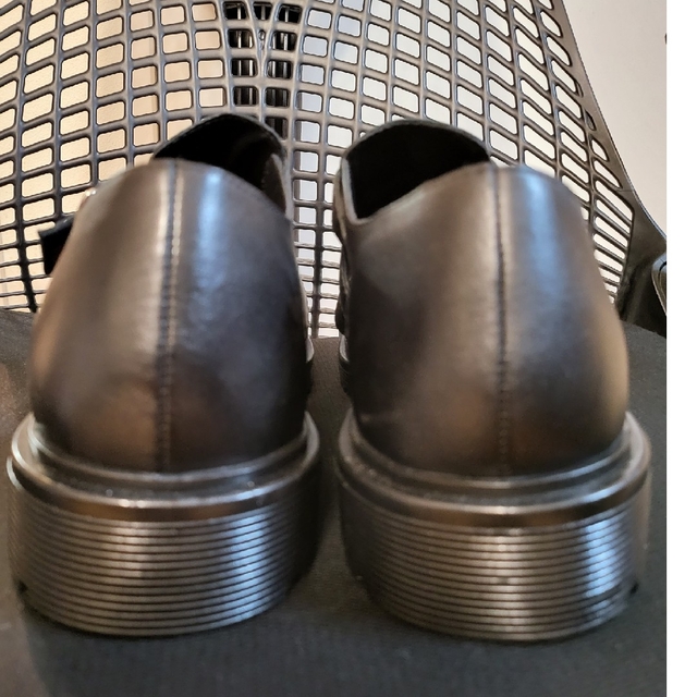 GU(ジーユー)のGU リアルレザーグルカサンダル メンズの靴/シューズ(サンダル)の商品写真