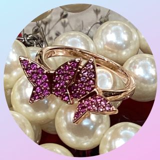 スワロフスキー(SWAROVSKI)の💓　未使用！　スワロフスキー　リング　ピンクゴールド×ピンクストーン　蝶々2(リング(指輪))