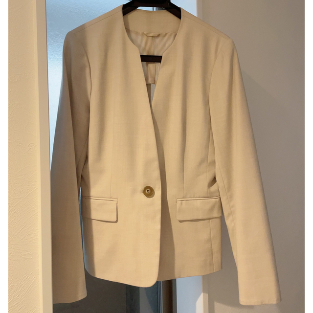 THE SUIT COMPANY(スーツカンパニー)のウォッシャブル　ベージュスーツ レディースのフォーマル/ドレス(スーツ)の商品写真