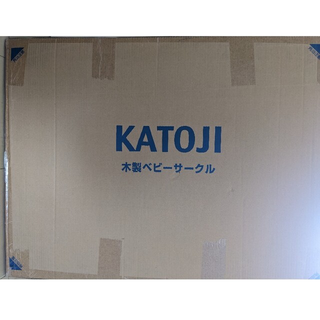 KATOJI(カトージ)の新品未開封　KATOJI　カトージ　ベビーサークル　ベビーゲート　ホワイト8枚 キッズ/ベビー/マタニティの寝具/家具(ベビーサークル)の商品写真