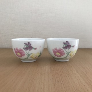 湯呑み茶碗　花柄　２個(食器)