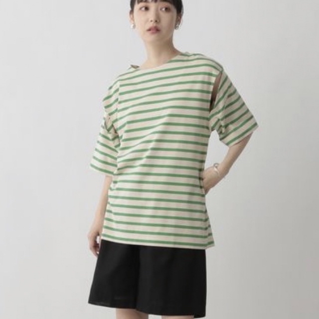 LOWRYS FARM(ローリーズファーム)のLOWRYSFARM ボーダースリット6分袖 フリーサイズ グリーン レディースのトップス(Tシャツ(長袖/七分))の商品写真