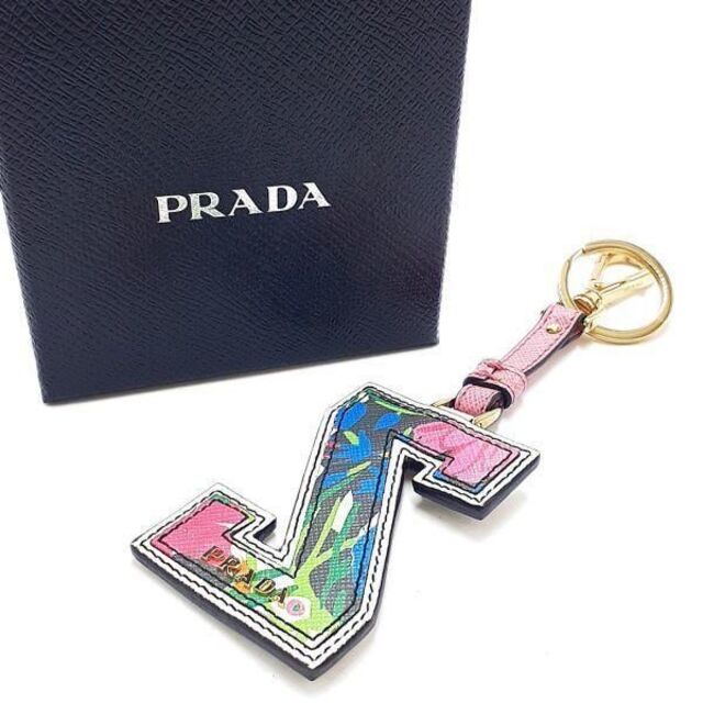 PRADA   美品 プラダ PRADA キーホルダー キーリング イニシャルZ