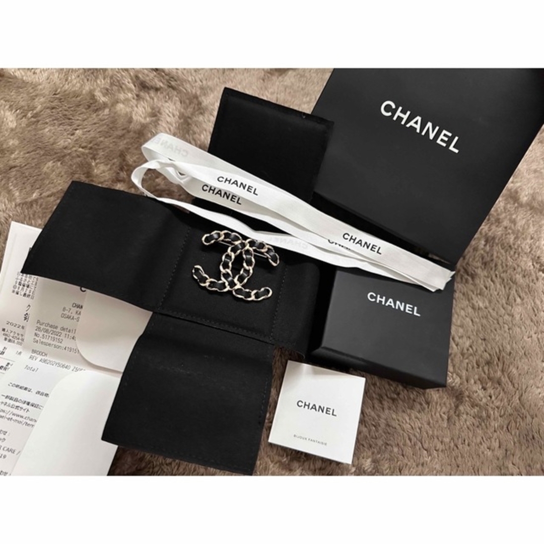 CHANEL(シャネル)のシャネル　ブローチ　CCマーク　専用 レディースのアクセサリー(ブローチ/コサージュ)の商品写真