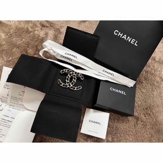 シャネル(CHANEL)のシャネル　ブローチ　CCマーク　専用(ブローチ/コサージュ)