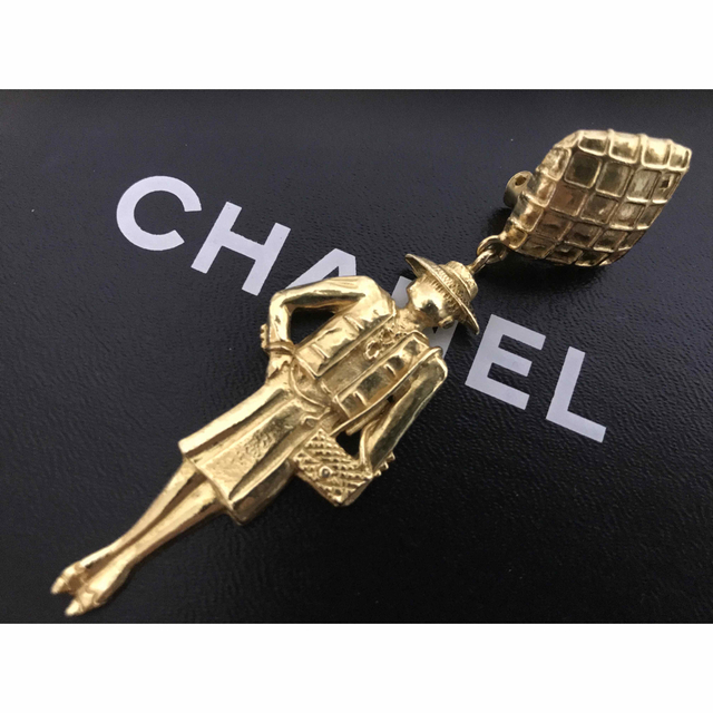 CHANEL(シャネル)のvintage CHANEL／マドモアゼル　イヤリング　片耳 レディースのアクセサリー(イヤリング)の商品写真