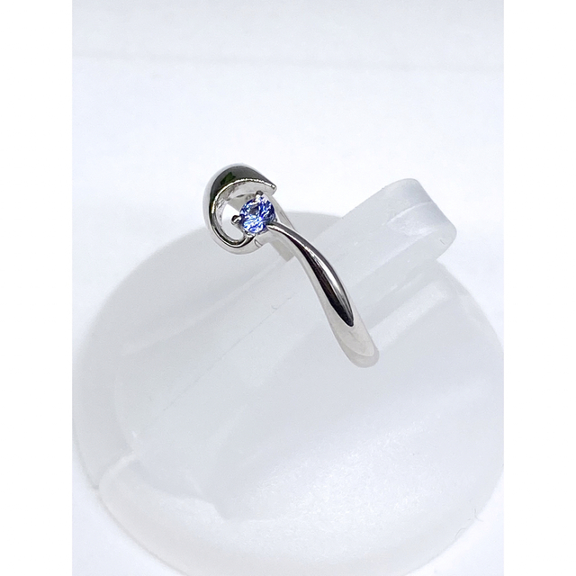 ベニトアイト 0.095ct P9WG リング レディースのアクセサリー(リング(指輪))の商品写真