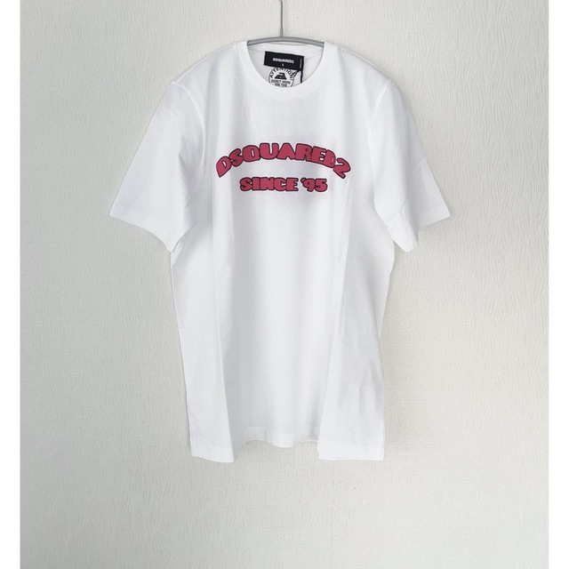 DSQUARED2(ディースクエアード)の【新品】DSQUARED2 ディースクエアード　ホワイト 半袖Tシャツ レディースのトップス(Tシャツ(半袖/袖なし))の商品写真