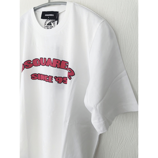 DSQUARED2(ディースクエアード)の【新品】DSQUARED2 ディースクエアード　ホワイト 半袖Tシャツ レディースのトップス(Tシャツ(半袖/袖なし))の商品写真