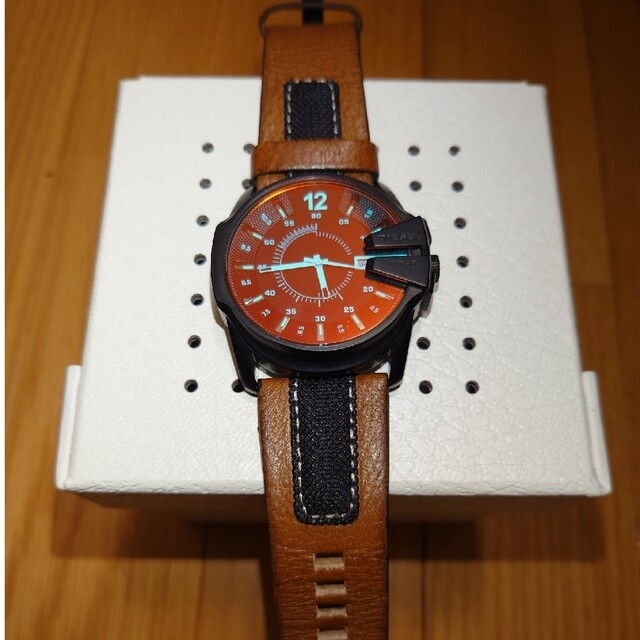 DIESEL(ディーゼル)の終了予定　定価は2万　ほぼ新品箱有り　DIESEL　腕時計 メンズの時計(腕時計(アナログ))の商品写真