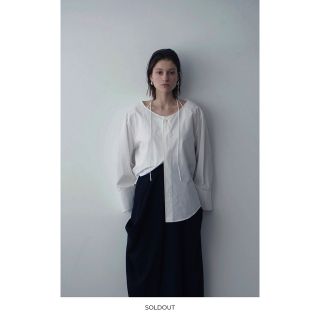 クラネ(CLANE)の期間限定値下げDECOLLETE LINE BLOUSE サイズ1(シャツ/ブラウス(長袖/七分))