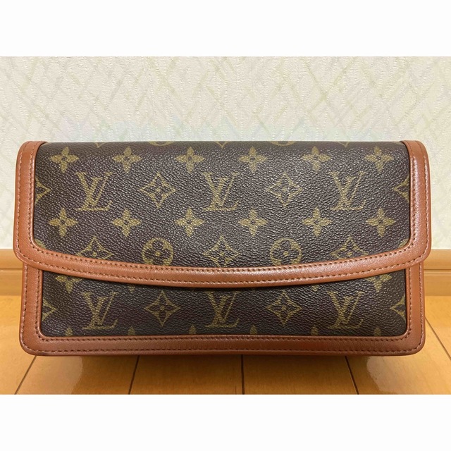 LOUIS VUITTON(ルイヴィトン)の＊お値下げ致しました＊ルイヴィトン　クラッチバッグ　ユニセックス メンズのバッグ(セカンドバッグ/クラッチバッグ)の商品写真