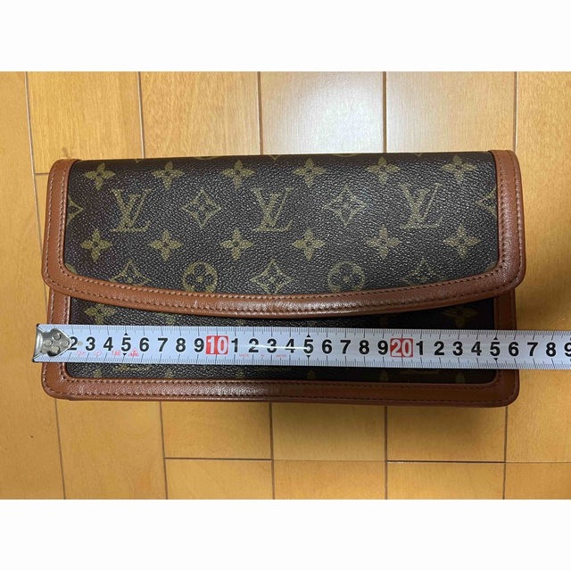 LOUIS VUITTON(ルイヴィトン)の＊お値下げ致しました＊ルイヴィトン　クラッチバッグ　ユニセックス メンズのバッグ(セカンドバッグ/クラッチバッグ)の商品写真