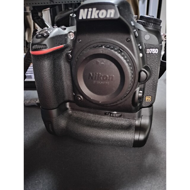 Nikon D750 +5,000円で縦グリつけますニコン