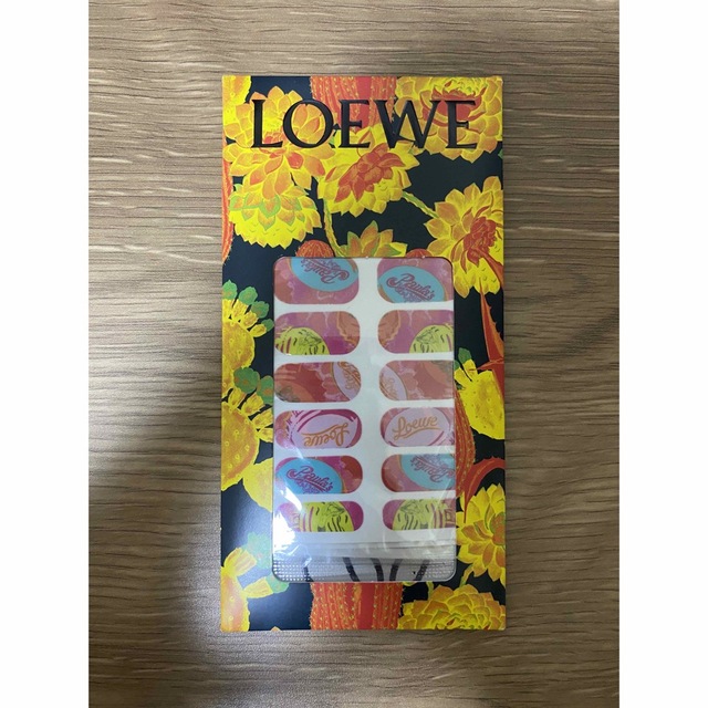 LOEWE(ロエベ)のLOEWEネイルシール コスメ/美容のネイル(ネイル用品)の商品写真