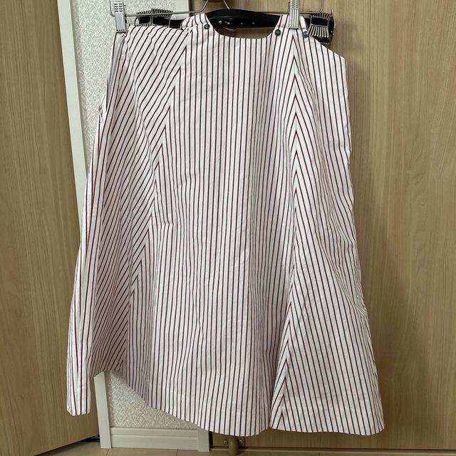 TOGA(トーガ)の最終値下げ⭐︎オシャレ⭐︎美品⭐︎TOGAベルト付きストライプスカート レディースのスカート(ひざ丈スカート)の商品写真