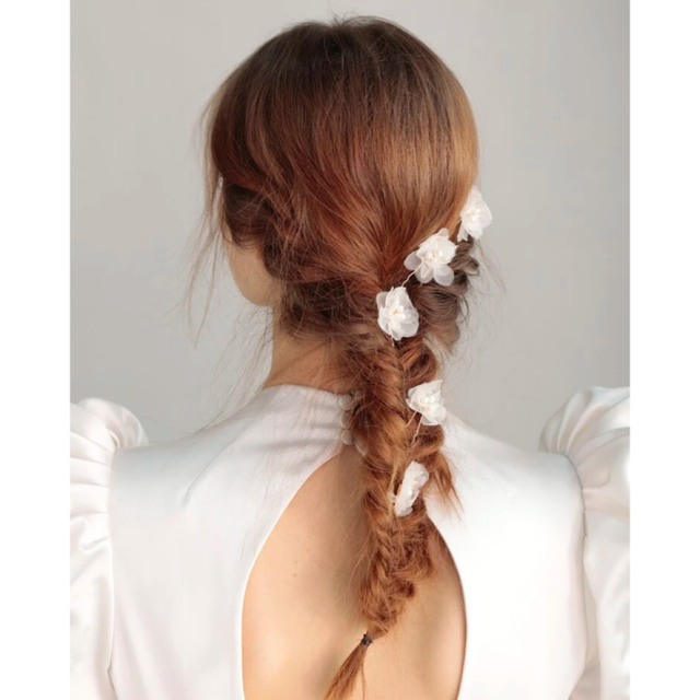 Alexandre de Paris(アレクサンドルドゥパリ)の新品未使用 お花ヘアピン レディースのヘアアクセサリー(ヘアピン)の商品写真