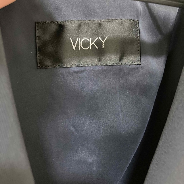 VICKY(ビッキー)のVICKY ネイビー　ジャケット レディースのジャケット/アウター(テーラードジャケット)の商品写真