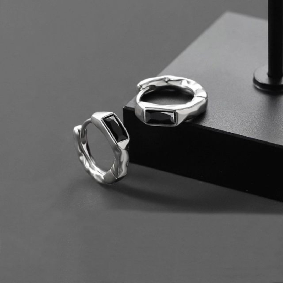 メンズ ピアス イヤリング S925 シルバー 黒石 個性の目覚め 寒風 欧米 メンズのアクセサリー(ピアス(両耳用))の商品写真