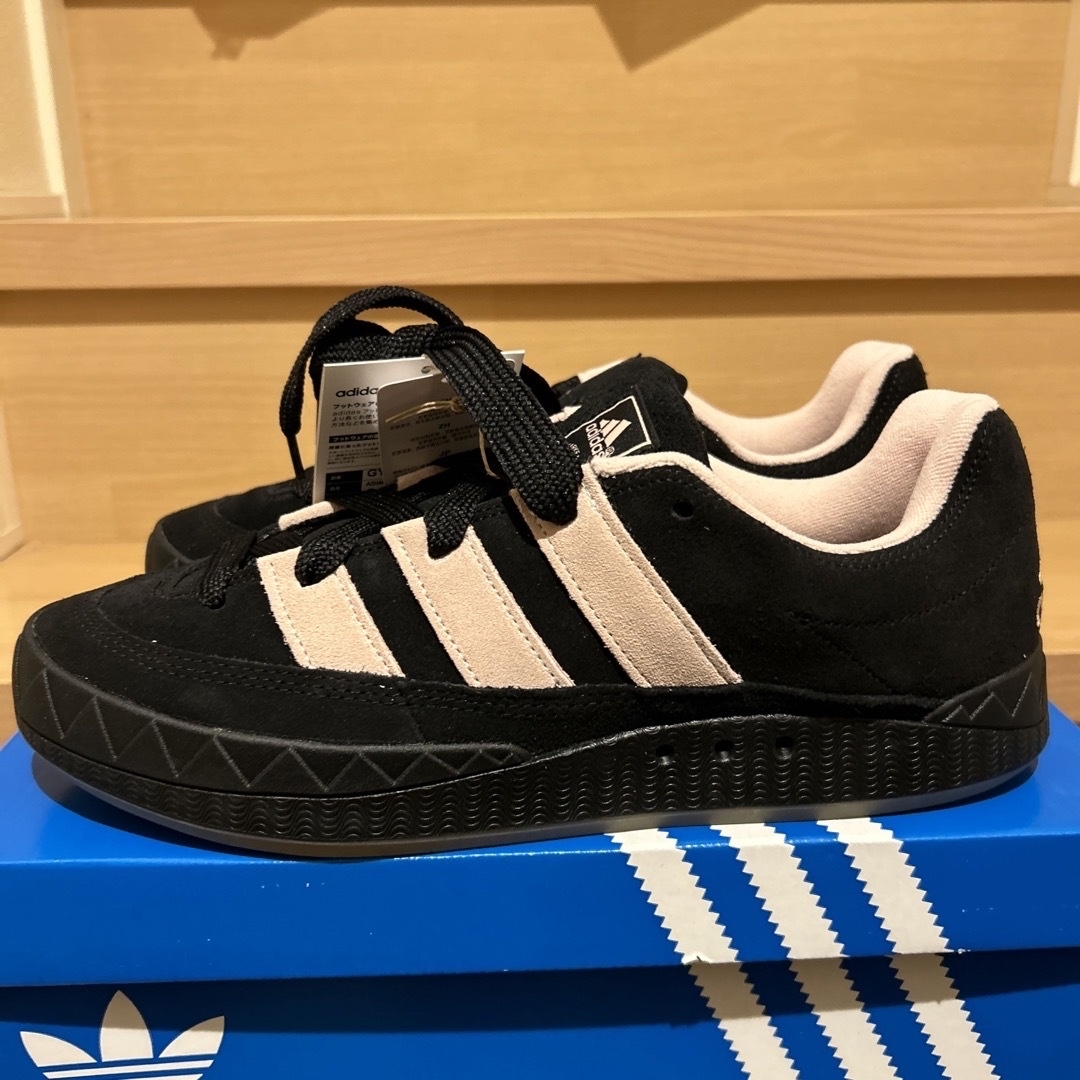 adidas(アディダス)の【新品】adidas ADIMATIC CORE BLACK/PINK TINT メンズの靴/シューズ(スニーカー)の商品写真