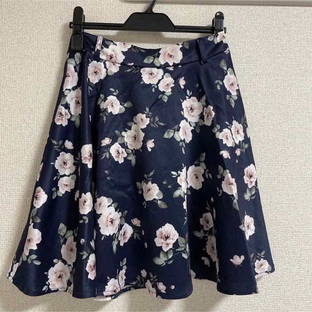 INGNI(イング)のINGNI 花柄フレアスカート　フリーサイズ レディースのスカート(ミニスカート)の商品写真