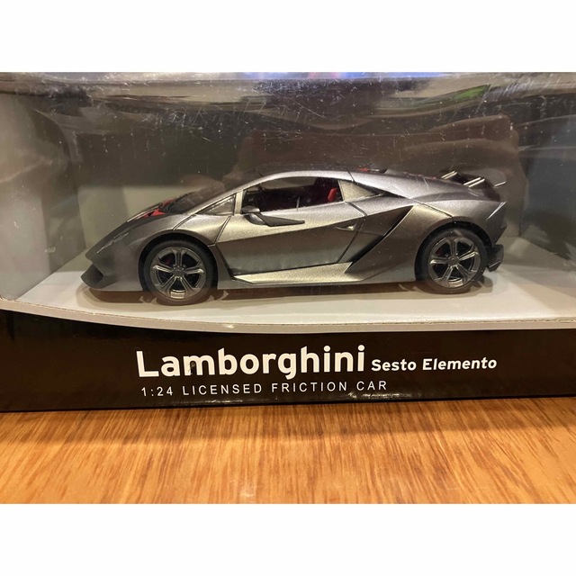 Lamborghini(ランボルギーニ)のランボルギーニ　プラスチック製ミニカー　24分の1  エンタメ/ホビーのおもちゃ/ぬいぐるみ(ミニカー)の商品写真