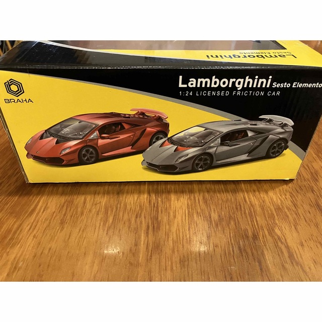 Lamborghini(ランボルギーニ)のランボルギーニ　プラスチック製ミニカー　24分の1  エンタメ/ホビーのおもちゃ/ぬいぐるみ(ミニカー)の商品写真