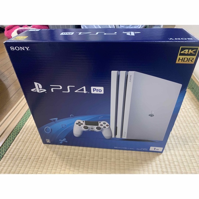 PlayStation4(プレイステーション4)の【美品】PS4 Pro CUH-7200B 1TB グレイシャーホワイト エンタメ/ホビーのゲームソフト/ゲーム機本体(家庭用ゲーム機本体)の商品写真