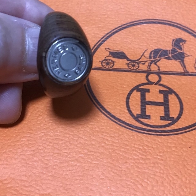 Hermes(エルメス)の再々、値下げ致しました。エルメスのウッドの指輪 レディースのアクセサリー(リング(指輪))の商品写真