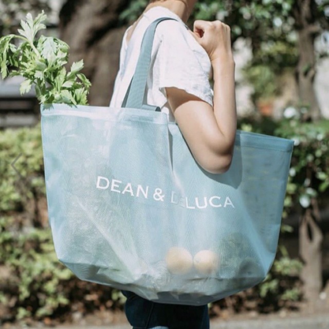 DEAN & DELUCA(ディーンアンドデルーカ)のDEAN & DELUCAメッシュトート ミントブルーBIGサイズ 新品未使用♪ レディースのバッグ(トートバッグ)の商品写真