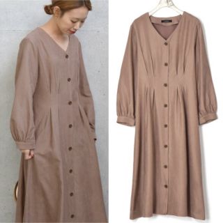 ダブルクローゼット(w closet)の美品 W closet ダブルクローゼット ロングワンピース 長袖 Vネック 茶(ロングワンピース/マキシワンピース)