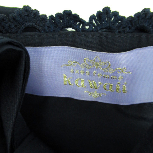 axes femme(アクシーズファム)のアクシーズファム シャツ ブラウス ボウタイ レース 刺繍 フリル M 紺 レディースのトップス(シャツ/ブラウス(長袖/七分))の商品写真