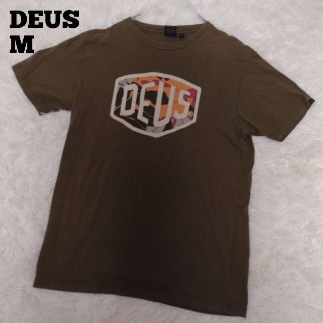 Deus ex Machina(デウスエクスマキナ)のDEUS ロゴ Tシャツ M カーキ メンズのトップス(Tシャツ/カットソー(半袖/袖なし))の商品写真