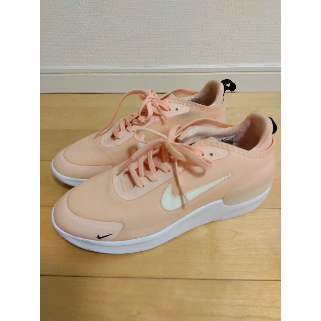 NIKE(ナイキ)の美品　ナイキ　NIKE アミクサ　スニーカー　25.0 ピンク レディースの靴/シューズ(スニーカー)の商品写真