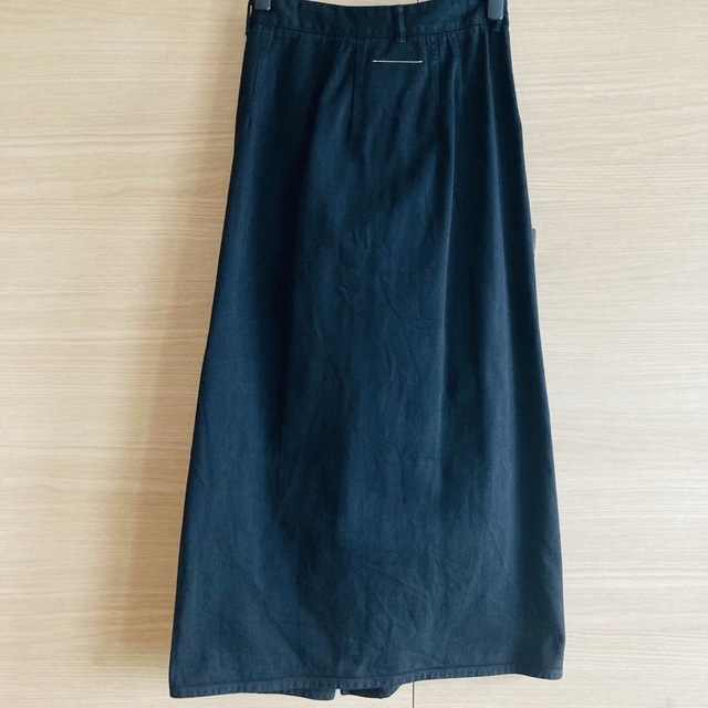 MM6(エムエムシックス)の【古着】MM6 ラップデニムロングスカート 38 黒 フリンジ 変形スカート レディースのスカート(ロングスカート)の商品写真