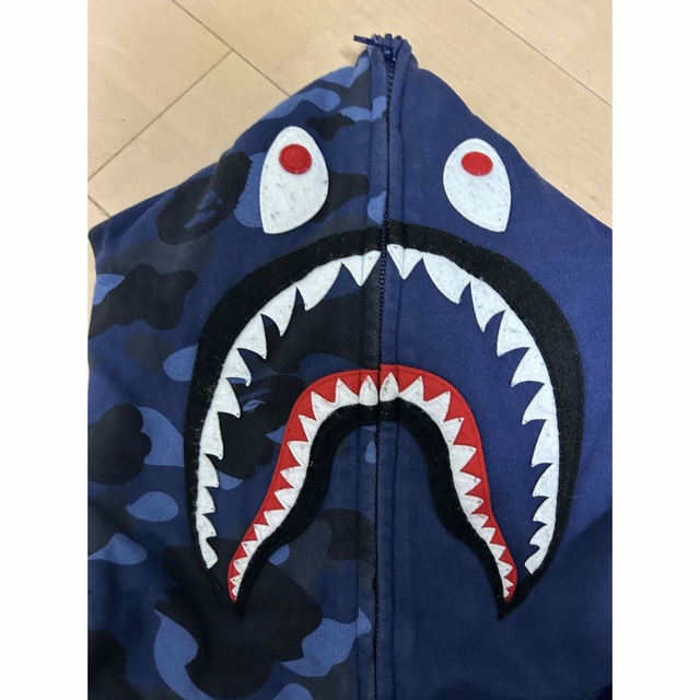 A BATHING APE(アベイシングエイプ)の激レアM！BAPEジャイアントカラーカモシャークパーカー青 メンズのトップス(パーカー)の商品写真