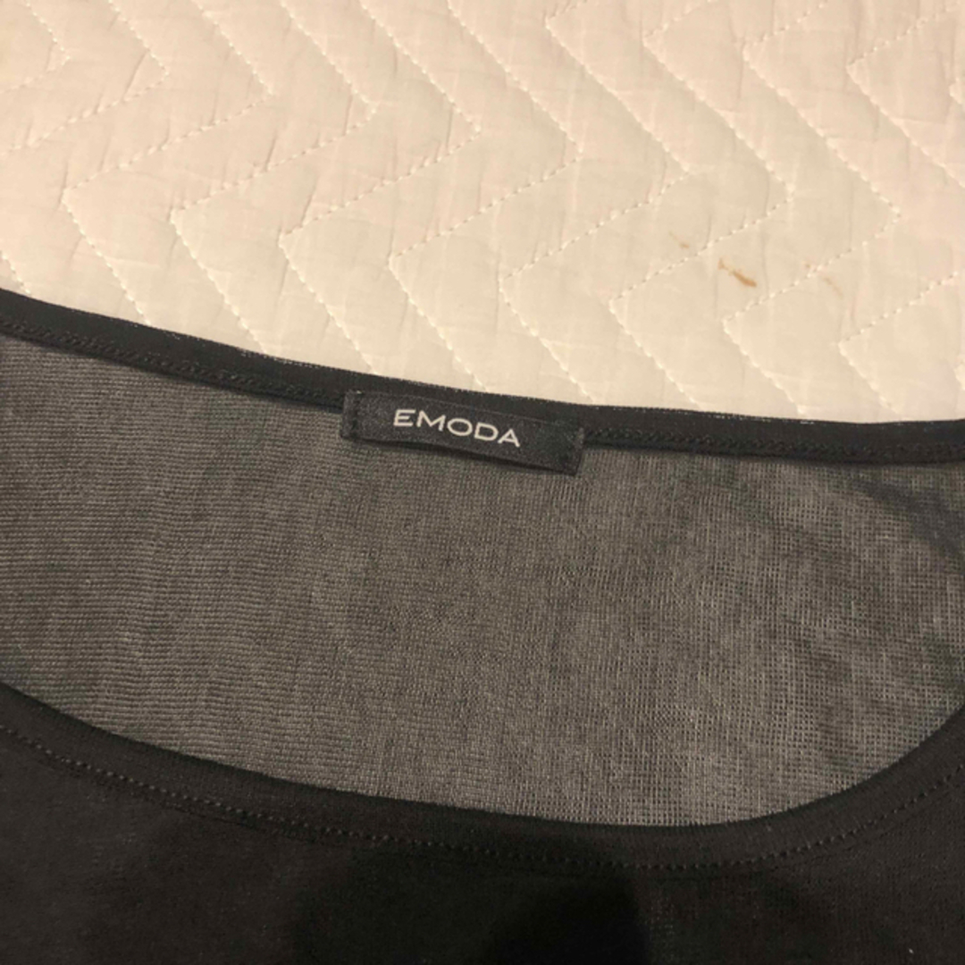 EMODA(エモダ)の【USED】EMODA エモダ　シアー　フリンジ　トップス　Sサイズ　ブラック レディースのトップス(カットソー(半袖/袖なし))の商品写真