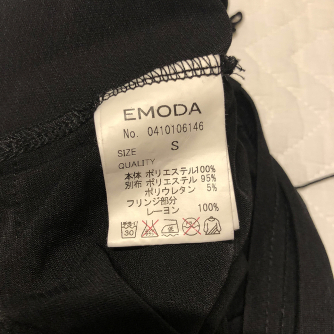 EMODA(エモダ)の【USED】EMODA エモダ　シアー　フリンジ　トップス　Sサイズ　ブラック レディースのトップス(カットソー(半袖/袖なし))の商品写真