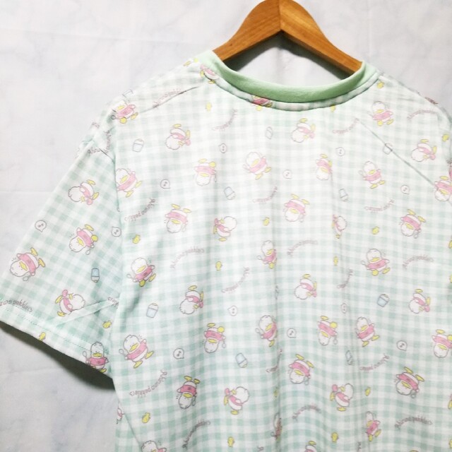 サンリオ(サンリオ)のサンリオ　新品　Tシャツ  半袖　あひるのペックル　SANRIO　Mサイズ レディースのトップス(Tシャツ(半袖/袖なし))の商品写真