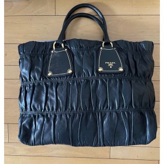 プラダ(PRADA)のプラダ トートバッグ　大きいサイズ　皮革　ブラック　レディース(トートバッグ)