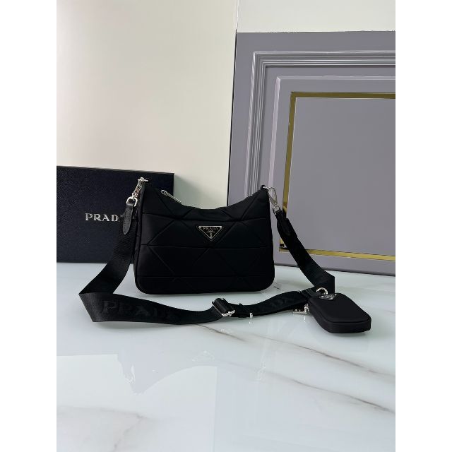 超特価SALE開催!】 PRADA - ナイロンショルダーバッグ 希少 【新品未
