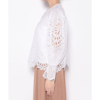 LOULOU WILLOUGHBY - 美品 LOULOU WILLOUGHBY パネル刺繍ブラウス
