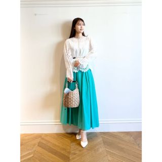 LOULOU WILLOUGHBY - 美品 LOULOU WILLOUGHBY パネル刺繍ブラウス