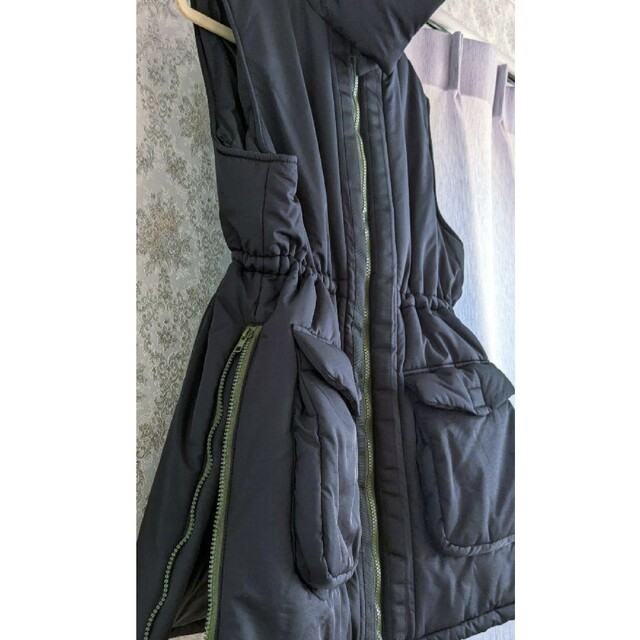 BITTKO ビットコ 機能性ダウンベスト 黒 レディースのジャケット/アウター(ダウンベスト)の商品写真