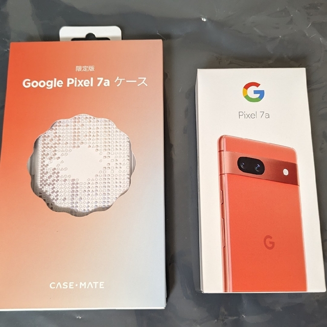 Google Pixel(グーグルピクセル)のGoogle Pixel7a 128GB coral 新品未開封 限定ケース付 スマホ/家電/カメラのスマートフォン/携帯電話(スマートフォン本体)の商品写真