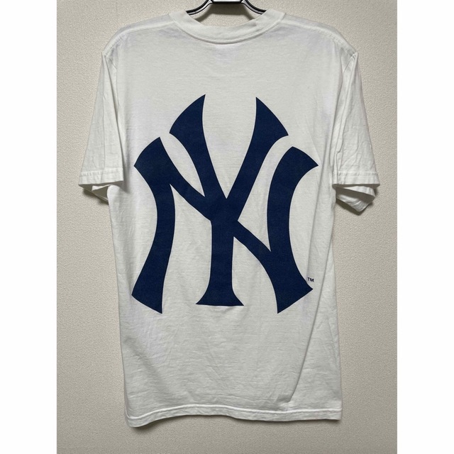 Supreme(シュプリーム)のSupreme New York Yankees Box Logo Tee  白 メンズのトップス(Tシャツ/カットソー(半袖/袖なし))の商品写真