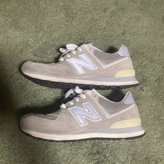 New Balance(ニューバランス)のNEW BALANCE ML574VG グレー 27.5㎝ メンズの靴/シューズ(スニーカー)の商品写真