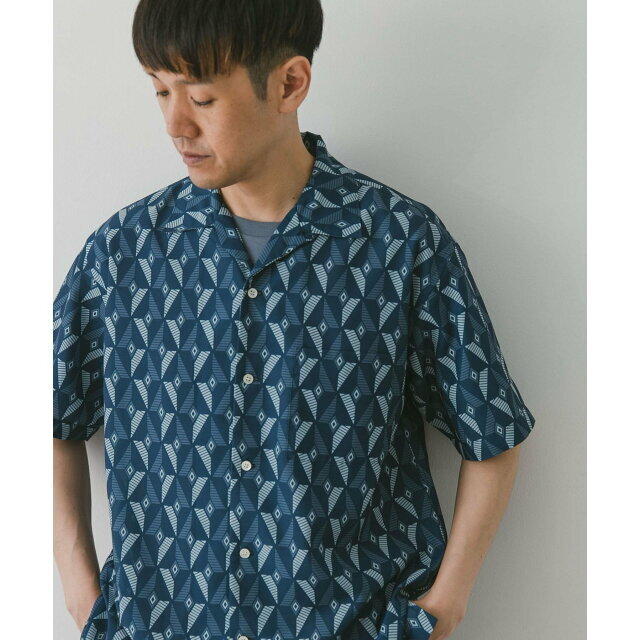 【BLUE】『イージーケア』ジオメトリック オープンカラーシャツ